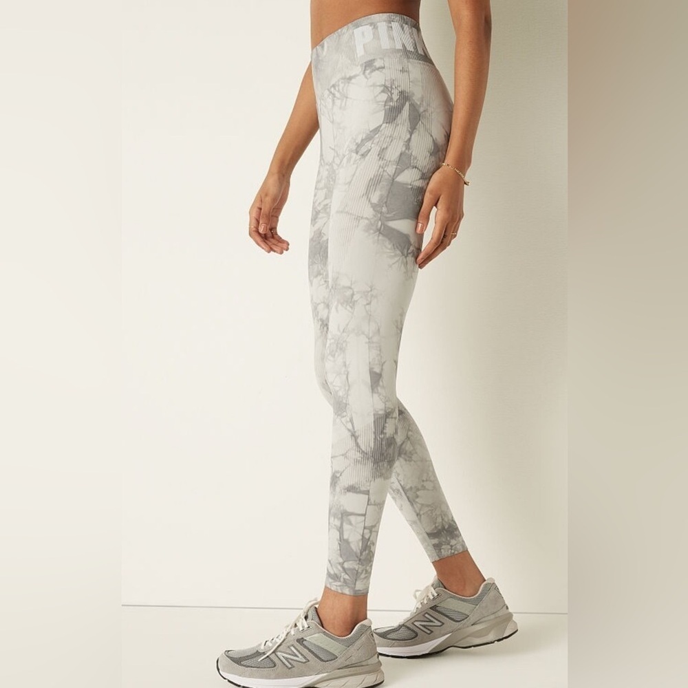 PINK Victoria's Secret Gray Tie-Dye Leggings